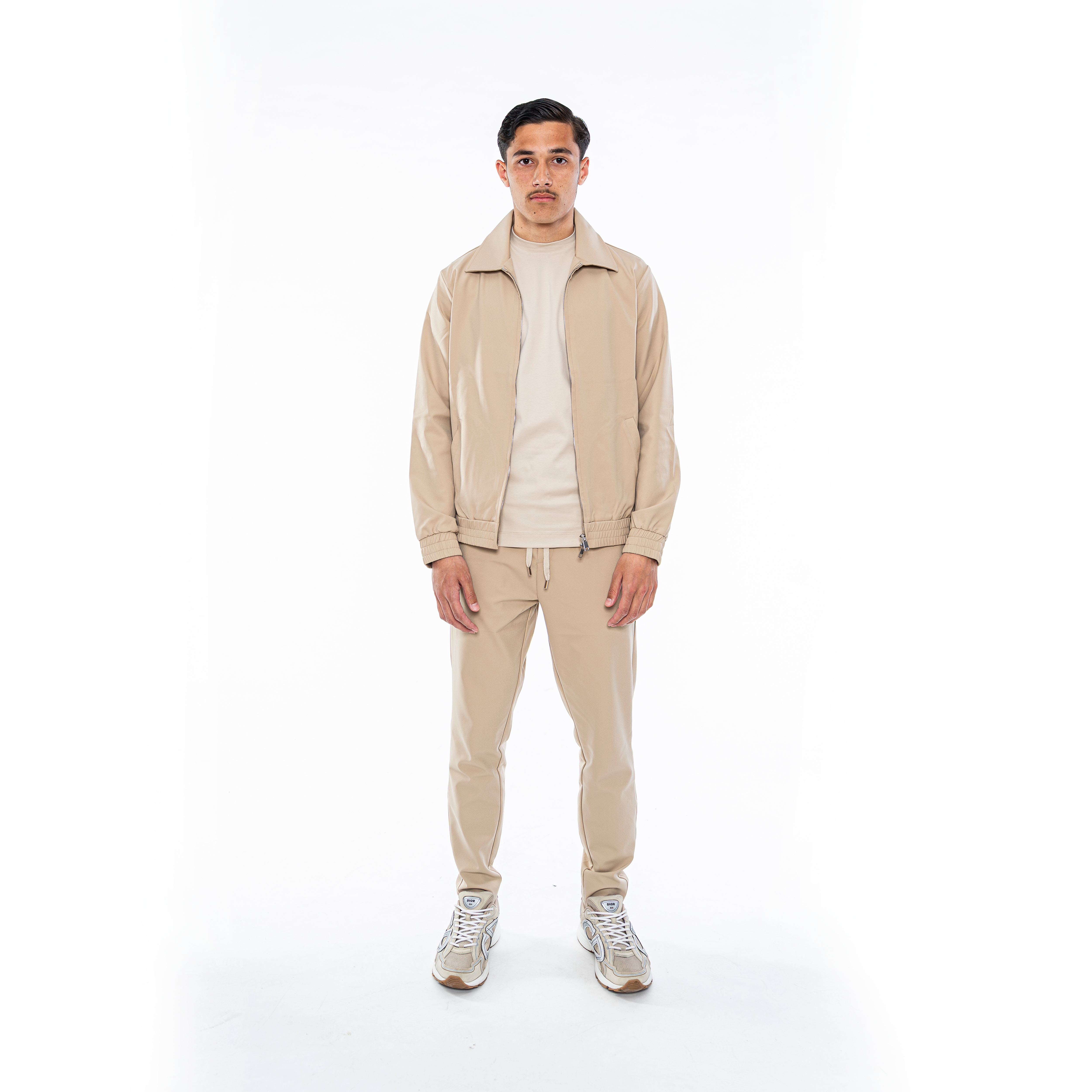 Ivoorbeige pak