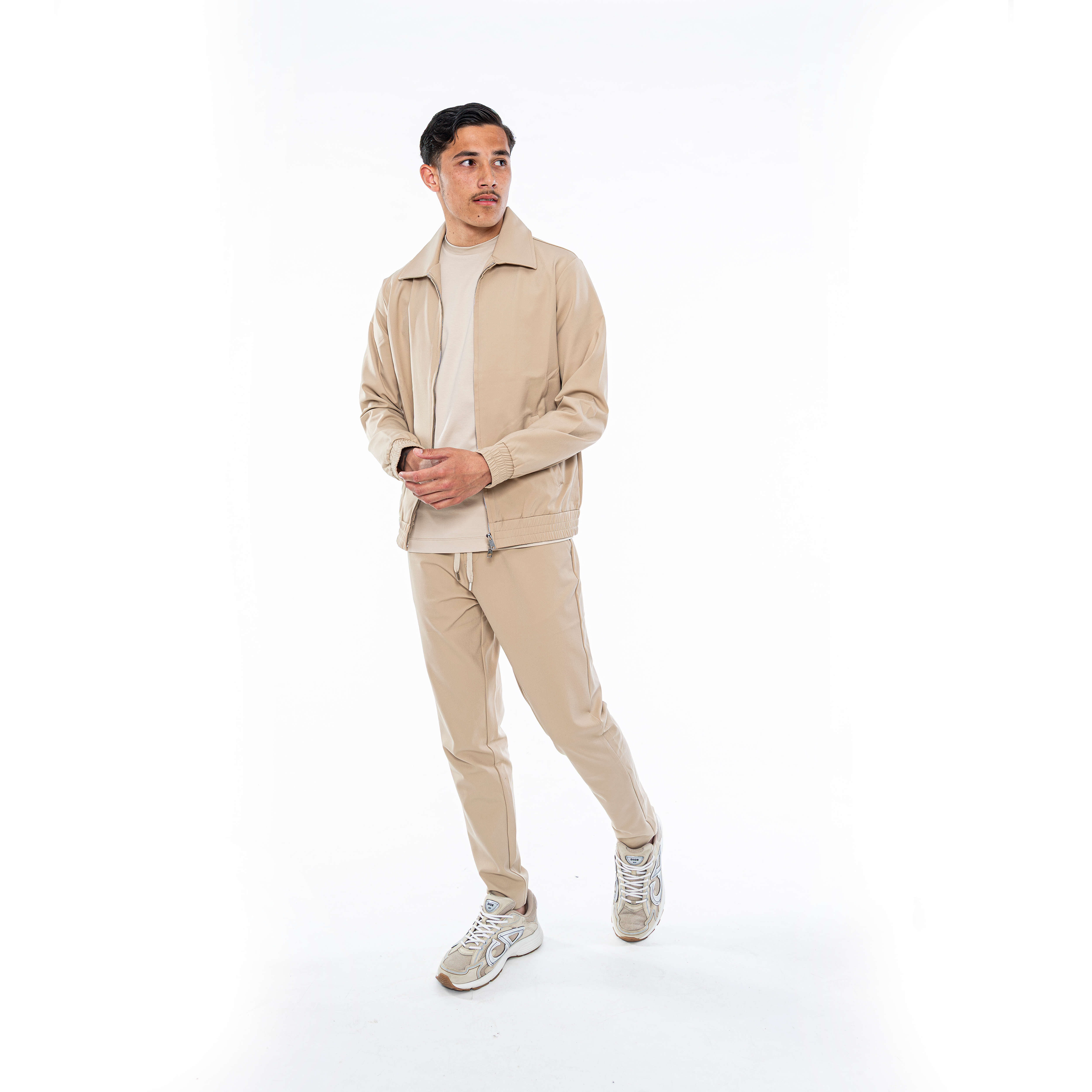 Ivoorbeige pak